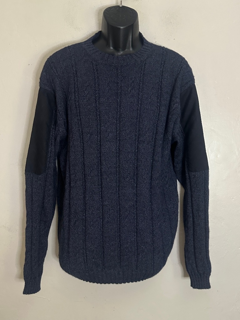 Kuna Alpaca Sweater XL Gently worn 100% baby alpaca Quilted shoulders 24" armpit